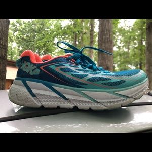 Hoka Clifton one ❤️❤️☀️☀️